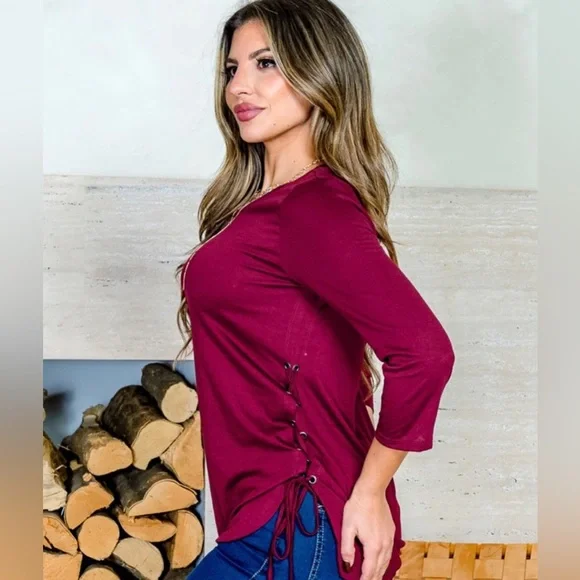 ALLIE & ROB SIDE LACE UP TOP - Picture 2 of 9